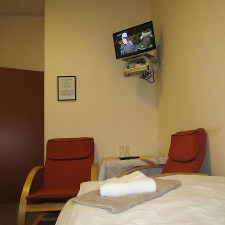 Hotel Cesky Dvur Бероун Екстериор снимка