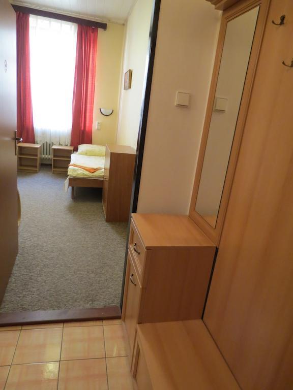 Hotel Cesky Dvur Бероун Стая снимка