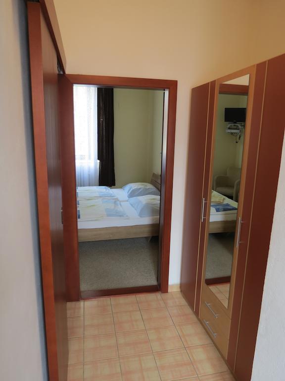 Hotel Cesky Dvur Бероун Стая снимка