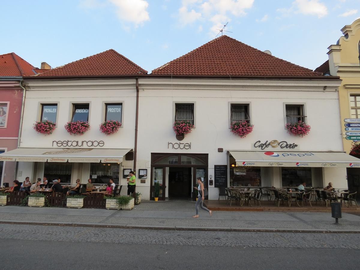 Hotel Cesky Dvur Бероун Екстериор снимка